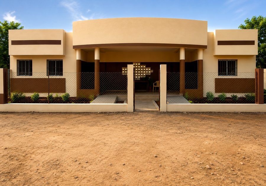 Façade d'un hôtel communautaire — Diourbel